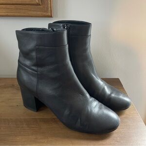 Cole Hann Bootie Woman 9 B Black Model W08758 2.5 inch heel chunky